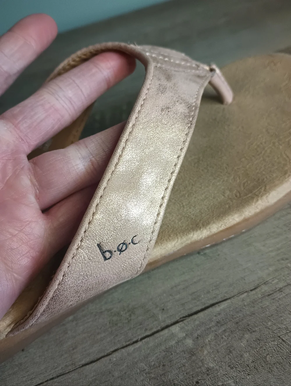 BOC Womens Cadore Metallic Thong Sandals 8 Rose Gold Comfort Beach Travel Vegan - Picture 7 of 12